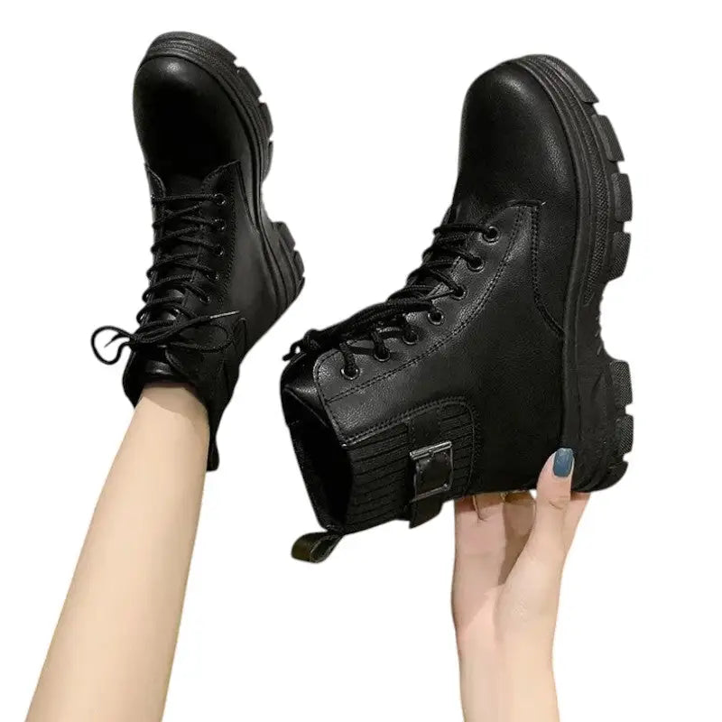 Chaussures type rangers femme