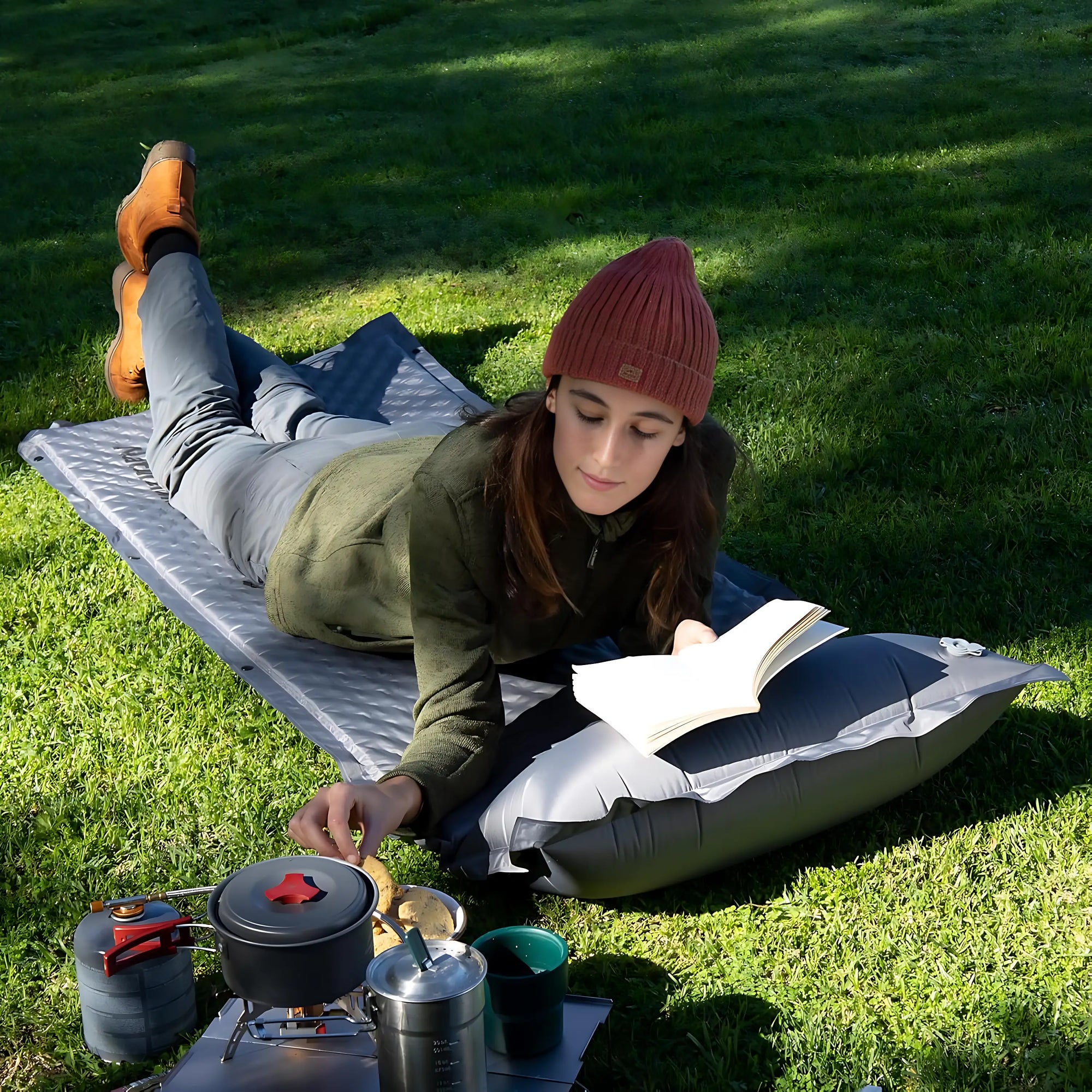 Matelas camping autogonflant 183x57x2,5 cm